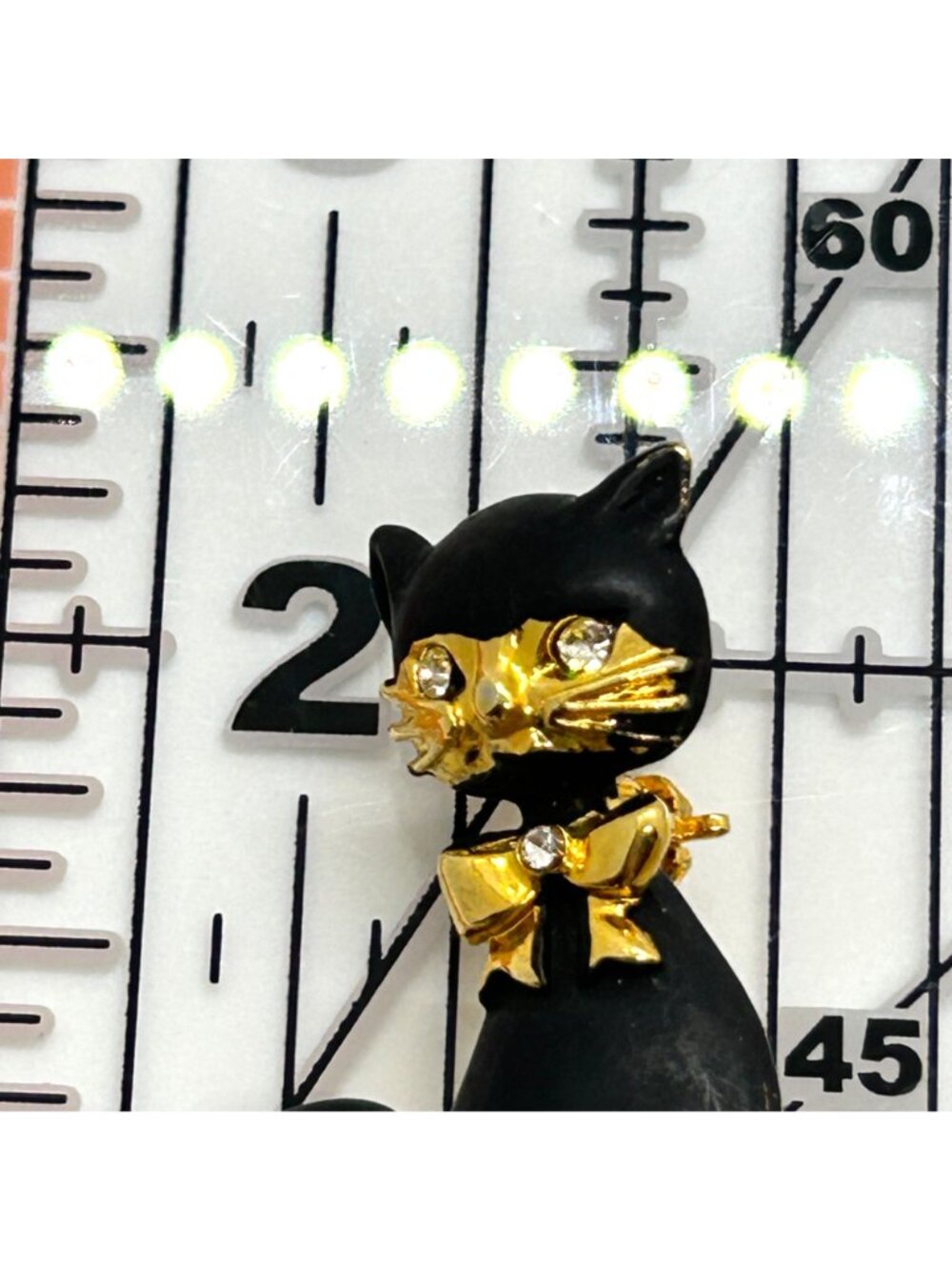 Vintage Black Matte Enamel Siamese Cat Brooch With Gold-Tone Rhinestone Bow - Picture 10 of 11